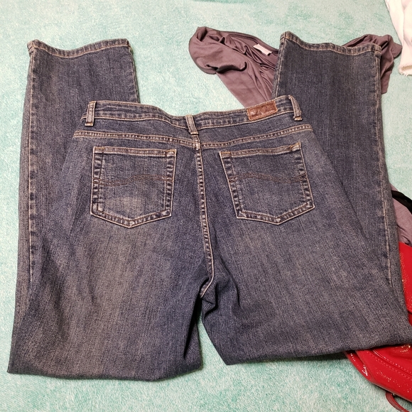 Lee Natural Straight Leg Medium Wash Jean Size 10 - Picture 3 of 7